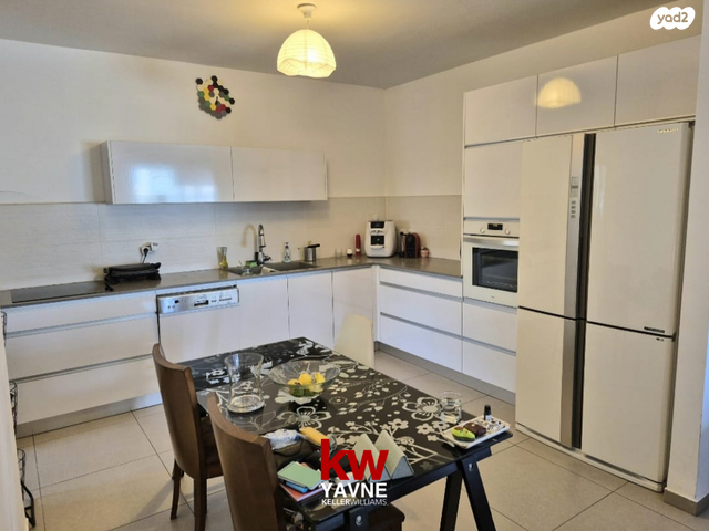 דופלקס, שדרות הרצל 6, נאות שמיר, יבנה