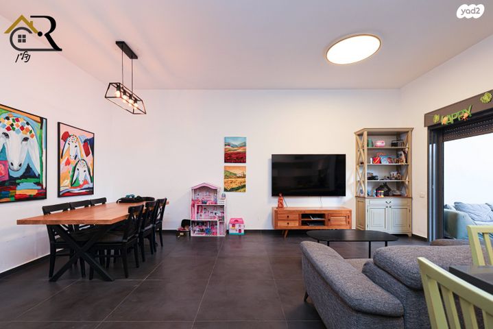 דירת גן, חנה רובינא, יפה נוף, כפר יונה