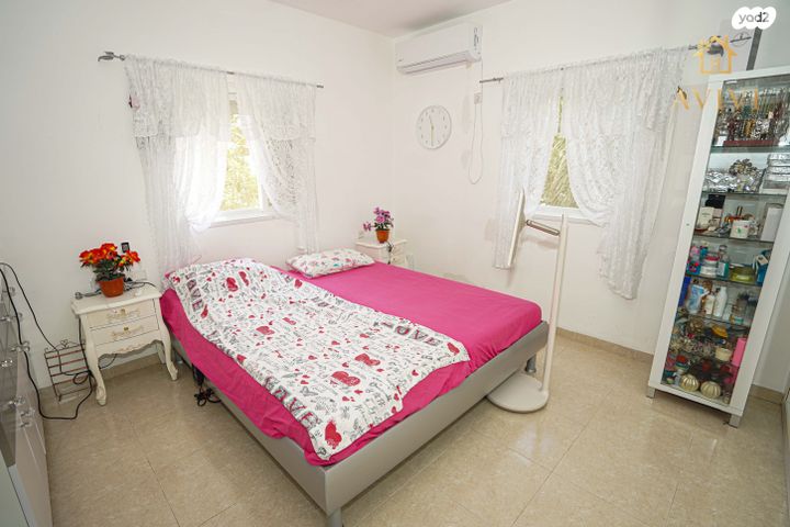 גג/ פנטהאוז, הדרים 28, שאר העיר, כפר יונה