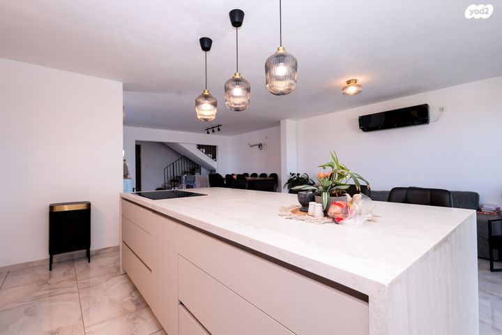 דו משפחתי, מרום כנען איביקור, צפת