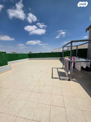 גג/ פנטהאוז, אופקים