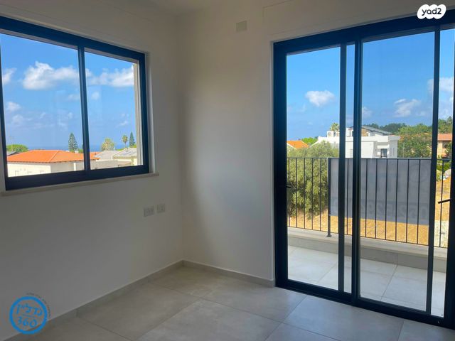 דו משפחתי, שאר העיר, זכרון יעקב