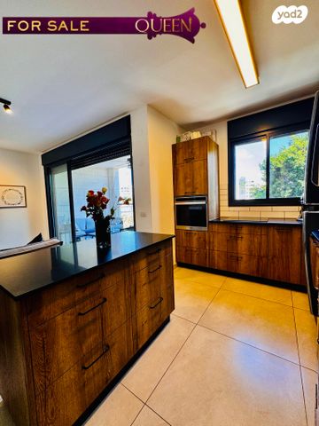 דירה, קרית שז"ר, רעננה