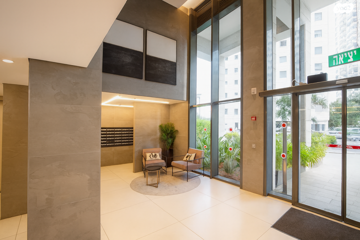 דירה, יעקב תמרי, חצרות המושבה, רחובות