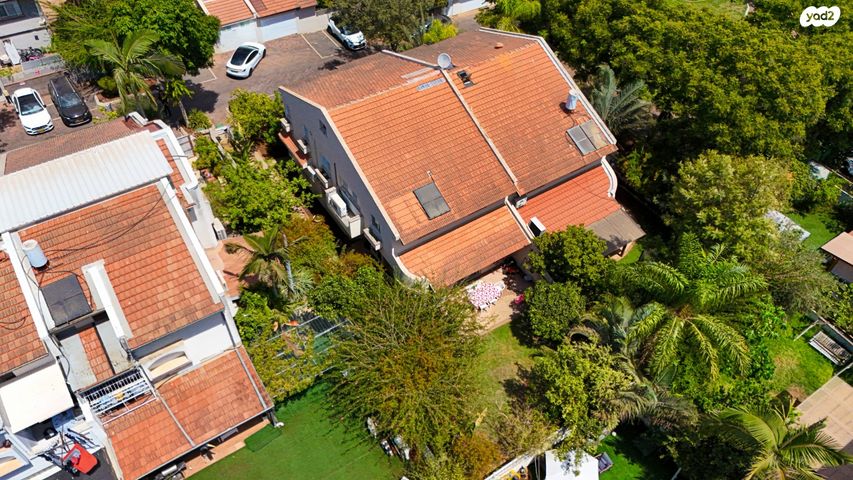 דו משפחתי, דבורה הנביאה 8, קפלן, בנה ביתך, כפר סבא