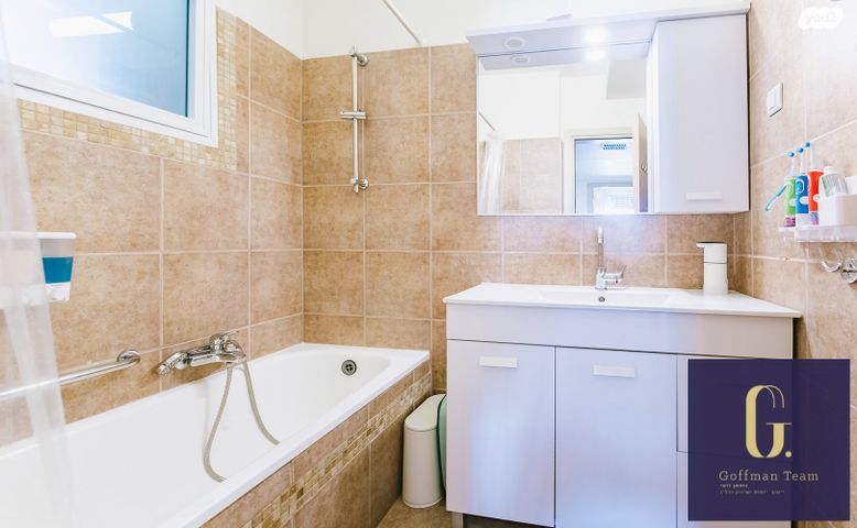 דירה, עתלית, הדר המושבות הותיקה / אם המושבות הותיקה, פתח תקווה