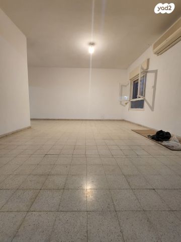 דירה, אושה 11, מוצקין הותיקה, קרית מוצקין