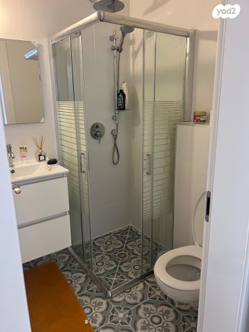 דירה, אריק איינשטיין, קרית רבין, חולון