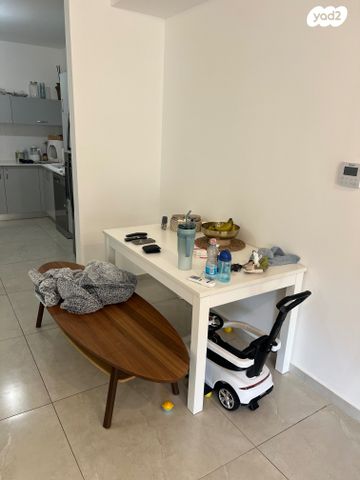 דירה, אריק איינשטיין, קרית רבין, חולון