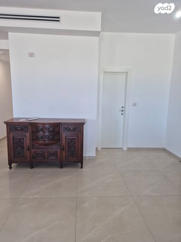 גג/ פנטהאוז, נהריה