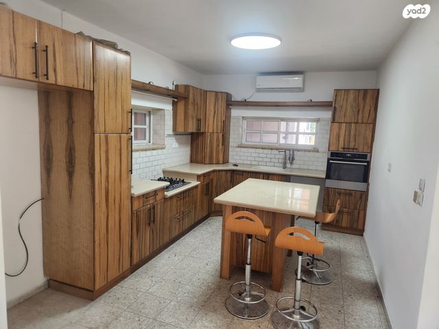 שמשון, חדרה הצעירה