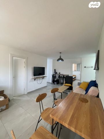 דירה, גיורא יוספטל 14, שכונה ד', באר שבע