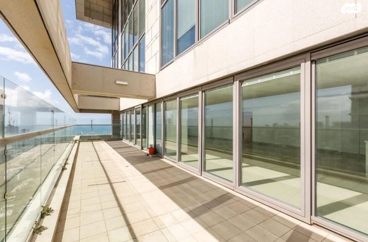 ניסים אלוני 