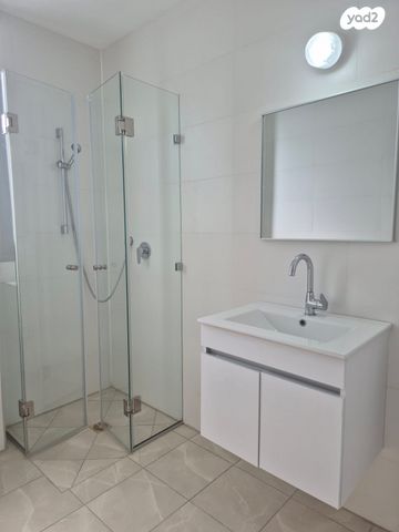 גג/ פנטהאוז, נהריה