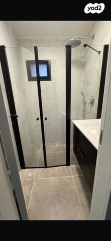 דירת גן, שדרות הציונות, עבאס, חיפה