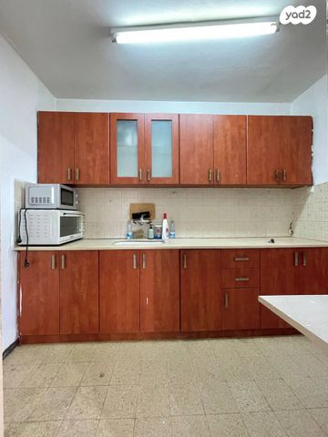 שדרות ירושלים 68