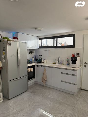 מרתף/ פרטר, בית דגן