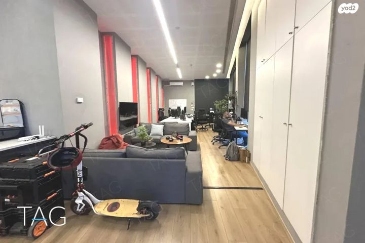 משרדים, דרך מנחם בגין 144, תל אביב יפו