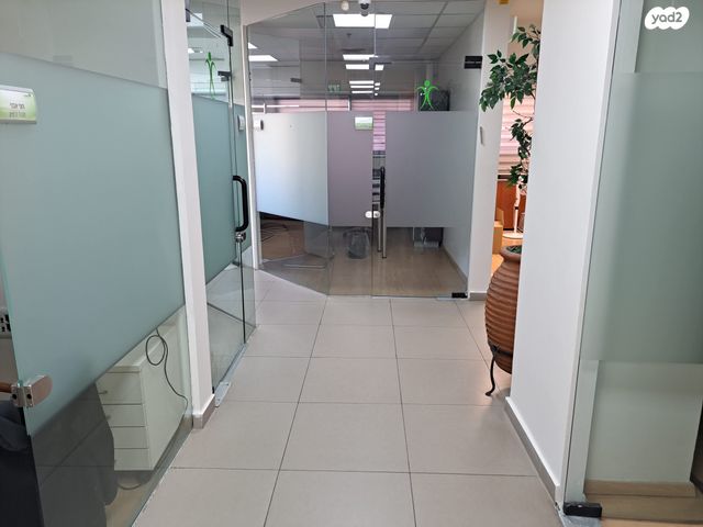 משרדים, יהונתן נתניהו, אזור תעשיה יהלום, אור יהודה