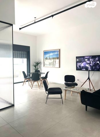 משרדים, פרדס חנה כרכור