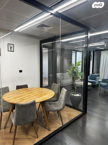 משרדים, יוסף קלויזנר, רמלה