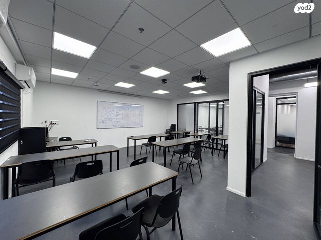 משרדים, אור עקיבא