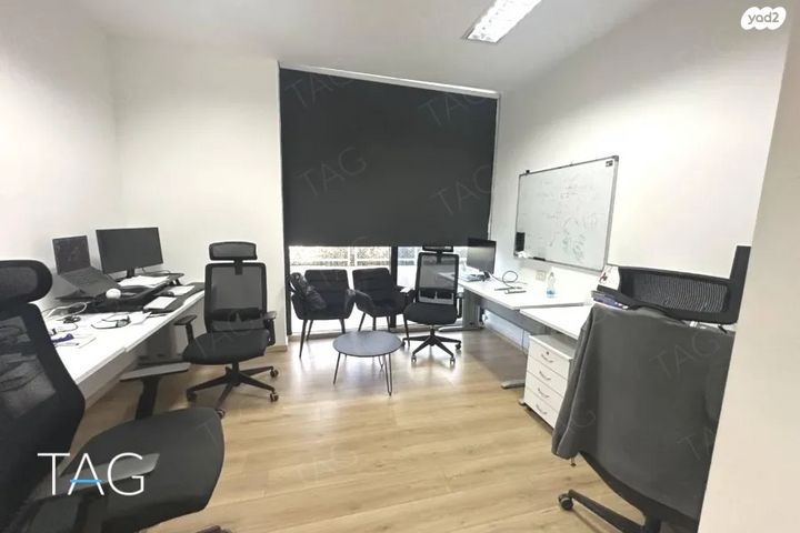 משרדים, דרך מנחם בגין 144, תל אביב יפו