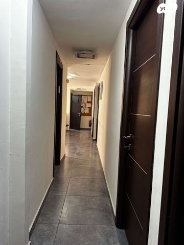 חנויות/ שטח מסחרי, שדרות קוגל, אגרובנק, חולון