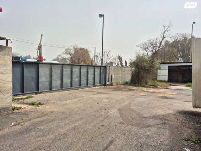 מחסנים, אזור תעשיה נווה נאמן, הוד השרון