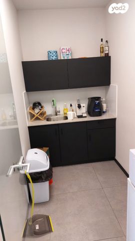 משרדים, מונטיפיורי, הרכבת, תל אביב יפו