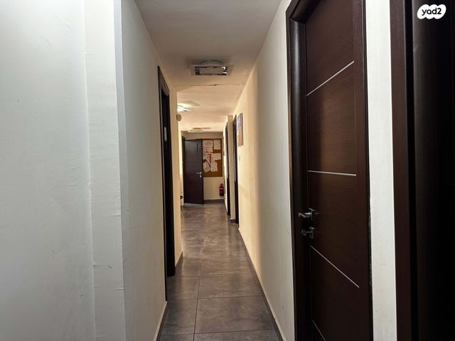 חנויות/ שטח מסחרי, שדרות קוגל, אגרובנק, חולון