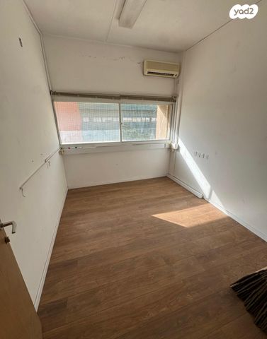 משרדים, כפר סבא