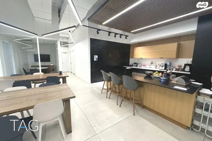 משרדים, יגאל אלון, תל אביב יפו