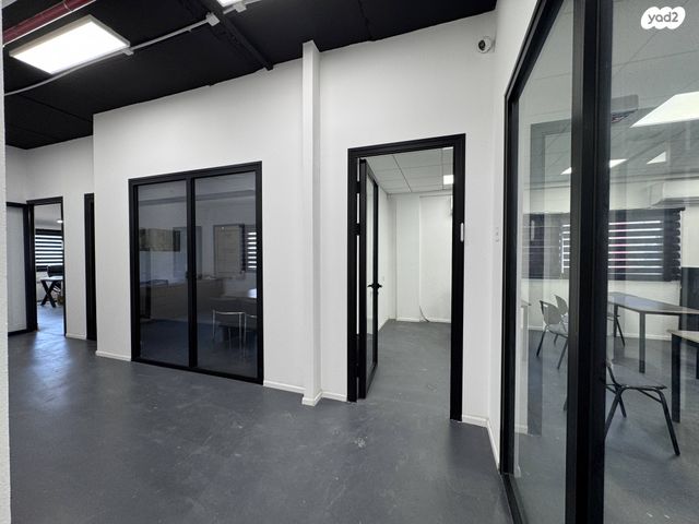 משרדים, אור עקיבא