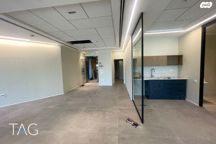 משרדים, דרך מנחם בגין 13, רמת גן