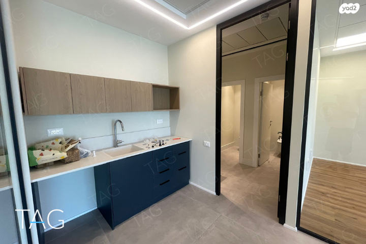 משרדים, דרך מנחם בגין 13, רמת גן