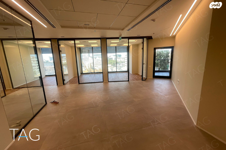 משרדים, דרך מנחם בגין 13, רמת גן