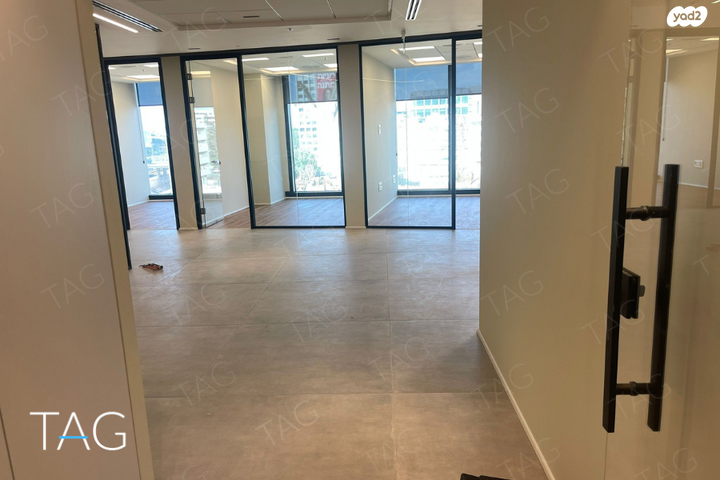 משרדים, דרך מנחם בגין 13, רמת גן