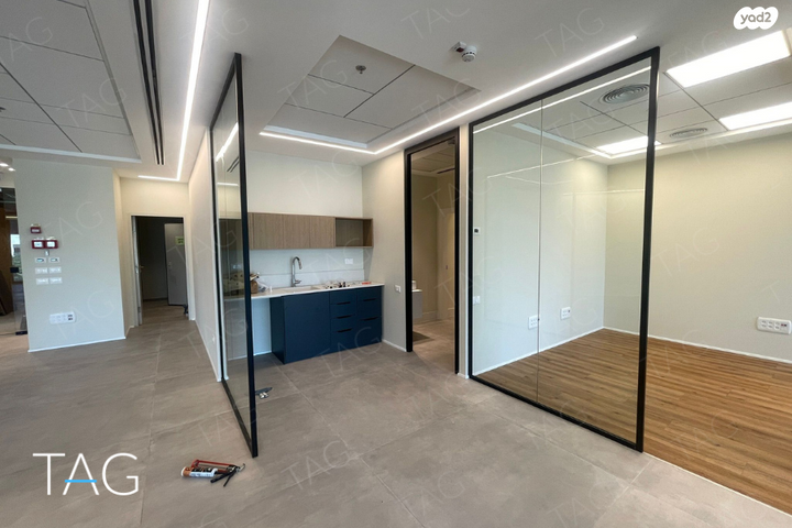 משרדים, דרך מנחם בגין 13, רמת גן