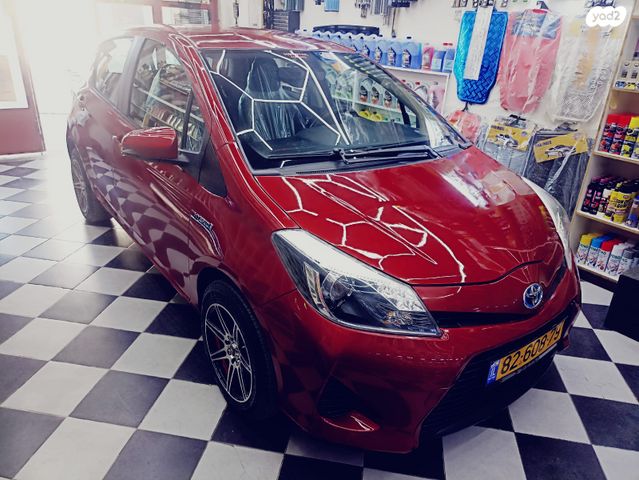 טויוטה יאריס