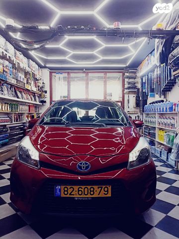 טויוטה יאריס