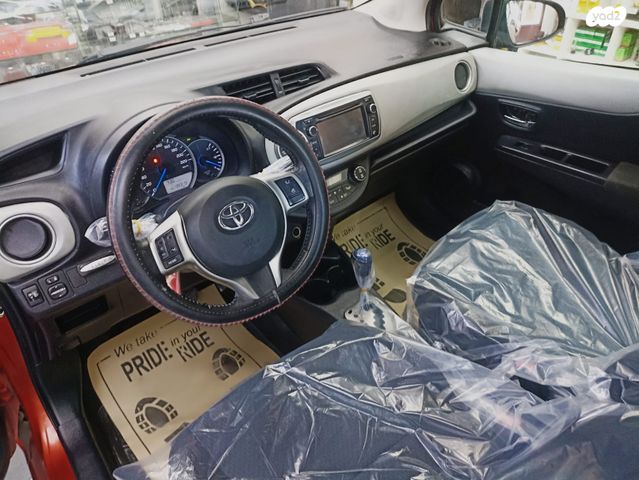 טויוטה יאריס