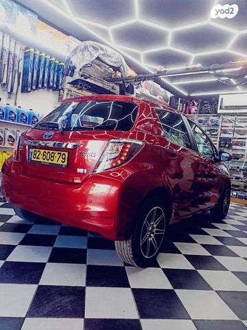 טויוטה יאריס