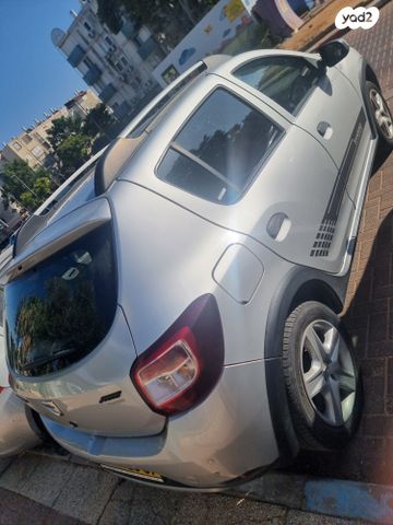 מודעת רכב דאצ'יה סנדרו Stepway