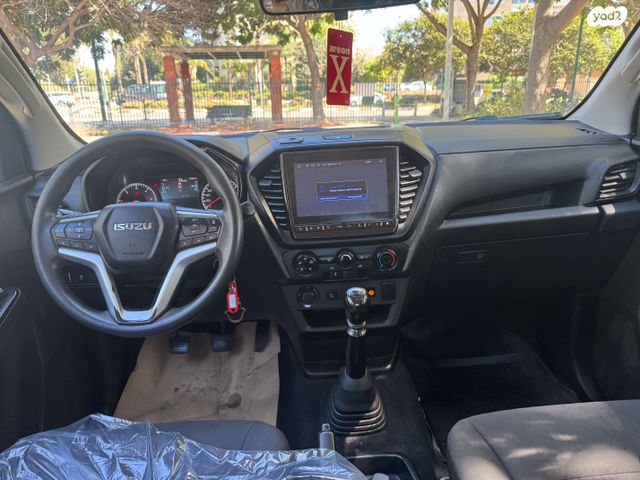 איסוזו די-מקס