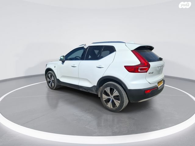 וולוו XC40