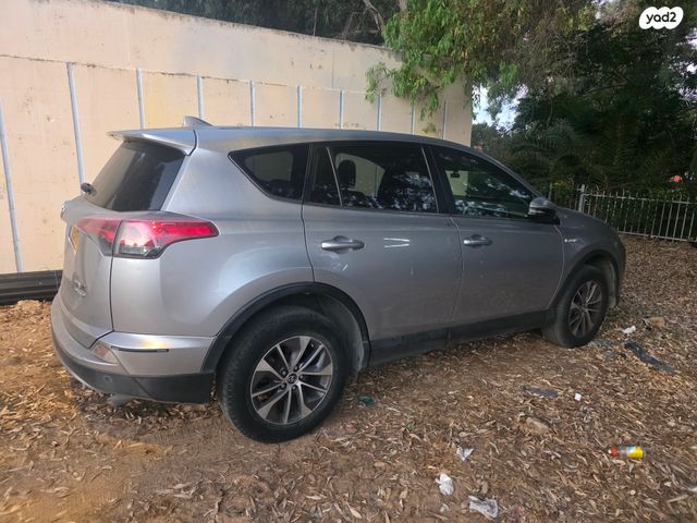 טויוטה RAV4