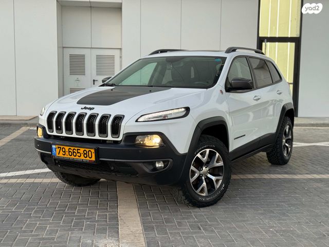 מודעת רכב ג'יפ צ'ירוקי