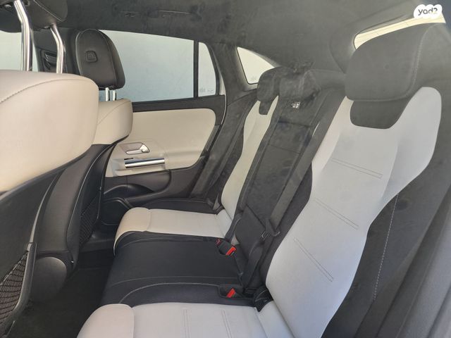 מרצדס-בנץ GLA