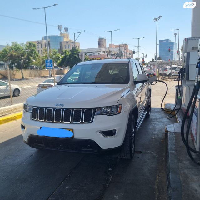 מודעת רכב ג'יפ גרנד צ'ירוקי